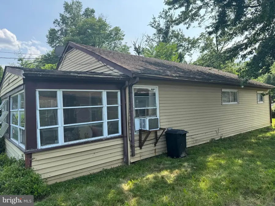 11 Dorset Dr, Ewing, NJ 08618 - #2