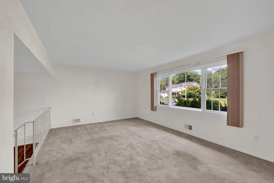 5 Wolfpack Rd, Hamilton, NJ 08619 - #3