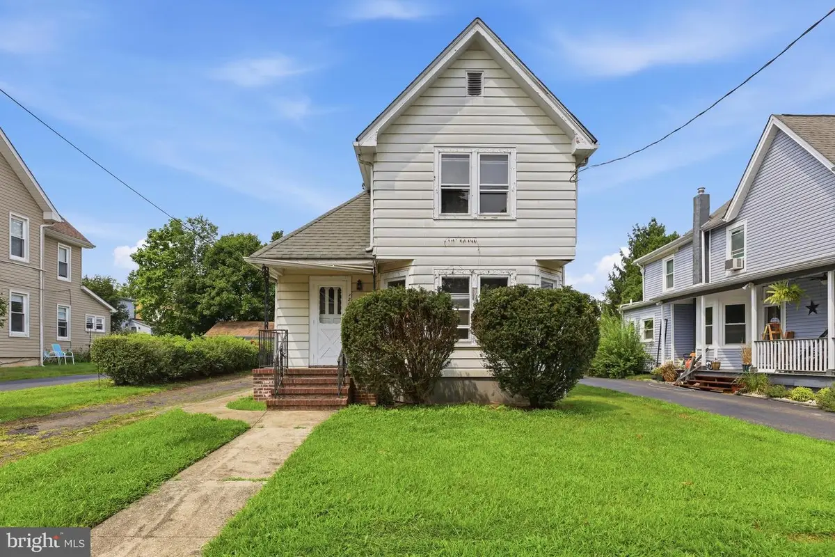 128 Center St, Hightstown, NJ 08520 - #1