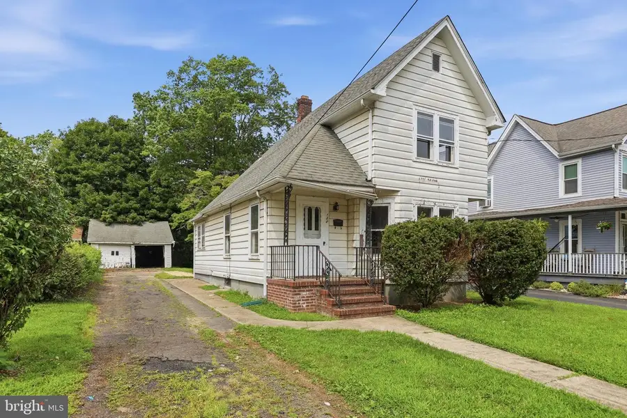 128 Center St, Hightstown, NJ 08520 - #3