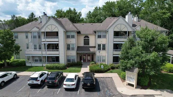 113 Cascade Ct #11, WEST WINDSOR, NJ 08540