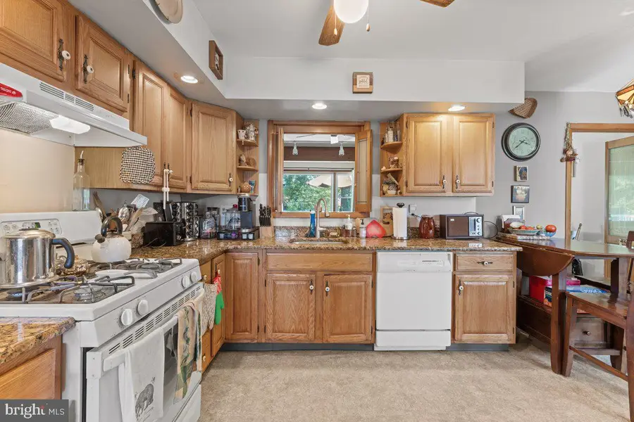 18 Jean Dr, Hamilton, NJ 08690 - #2