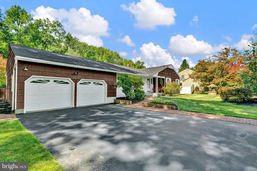 33 Galston Dr, Princeton Junction, NJ 08550 - #3