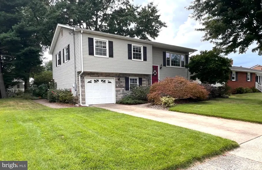 9 Pasadena Drive, Hamilton, NJ 08619 - #2