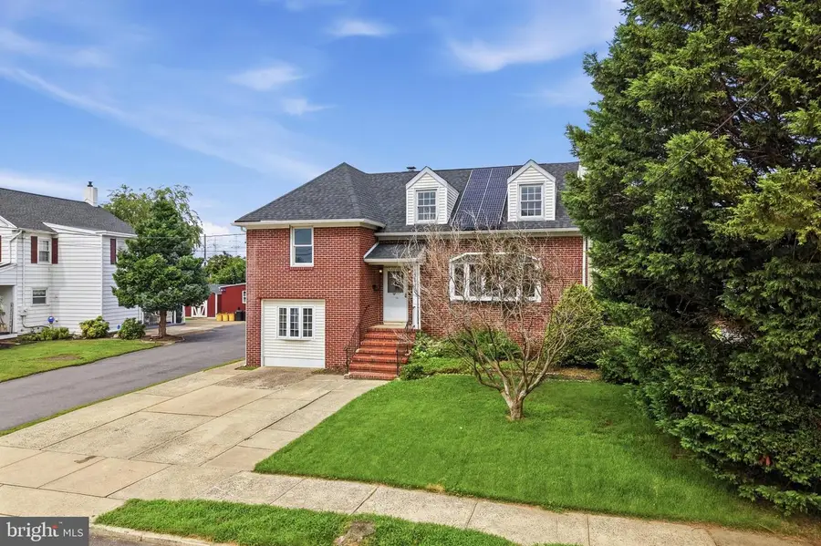137 Thropp Ave, Hamilton, NJ 08610 - #2