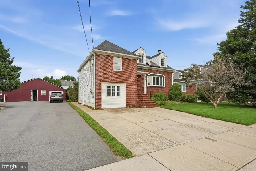 137 Thropp Ave, Hamilton, NJ 08610 - #3