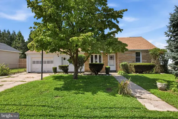 56 Benson Ave, HAMILTON, NJ 08610