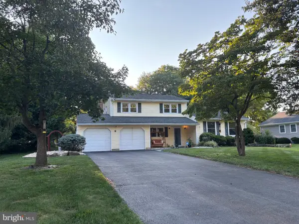 154 Oak Creek Rd, EAST WINDSOR, NJ 08520