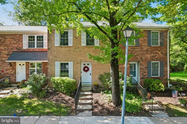 32 Magnolia Ct, LAWRENCE TOWNSHIP, NJ 08648