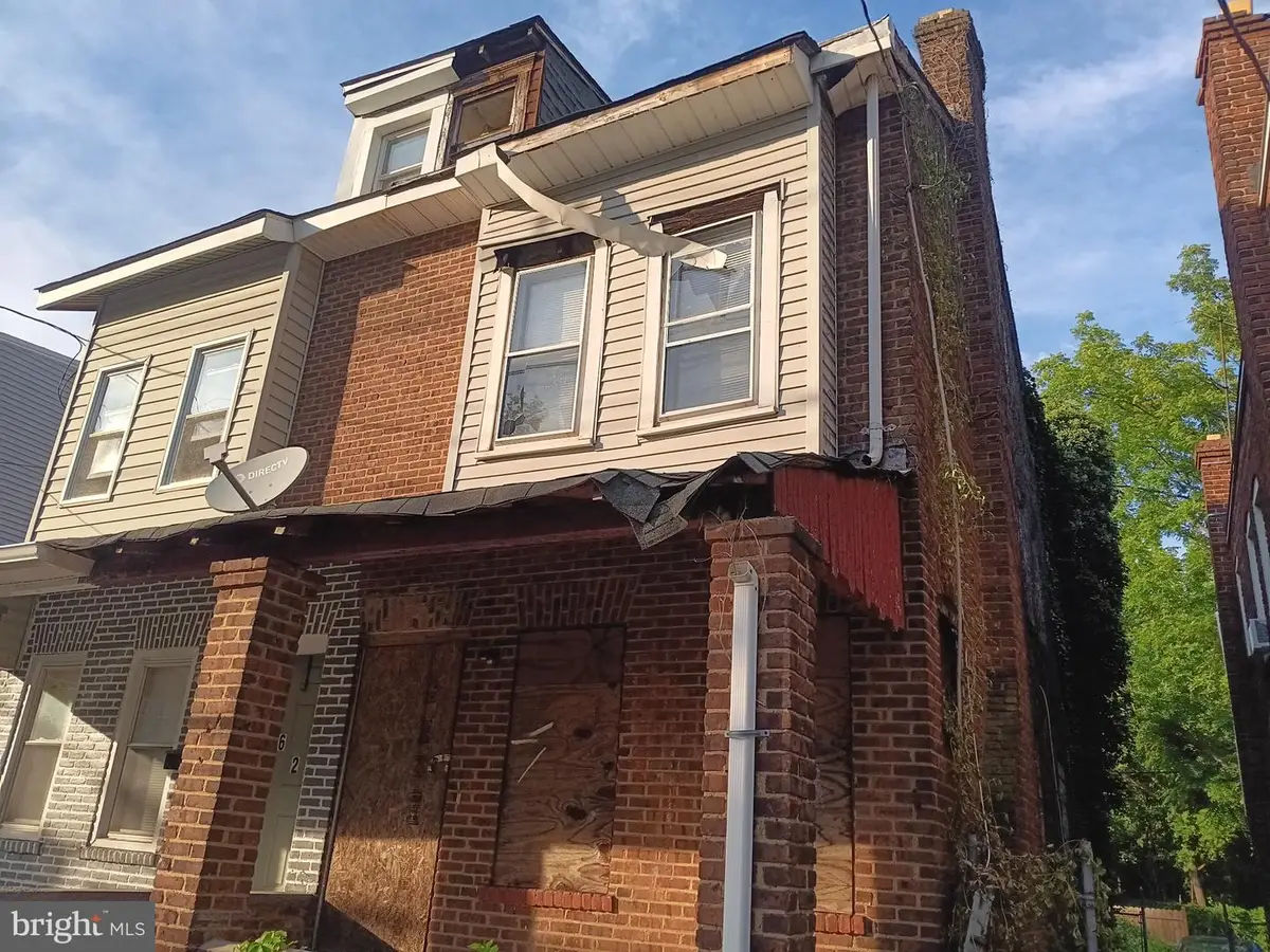 460 Stuyvesant Ave, Trenton, NJ 08618 - #1