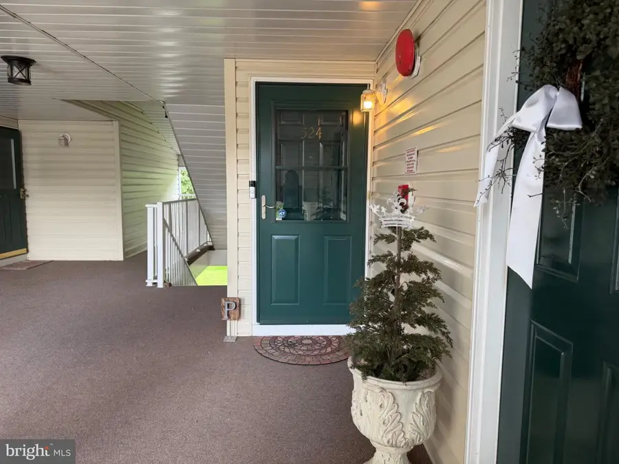 524 Walden Cir, Robbinsville, NJ 08691 - #3