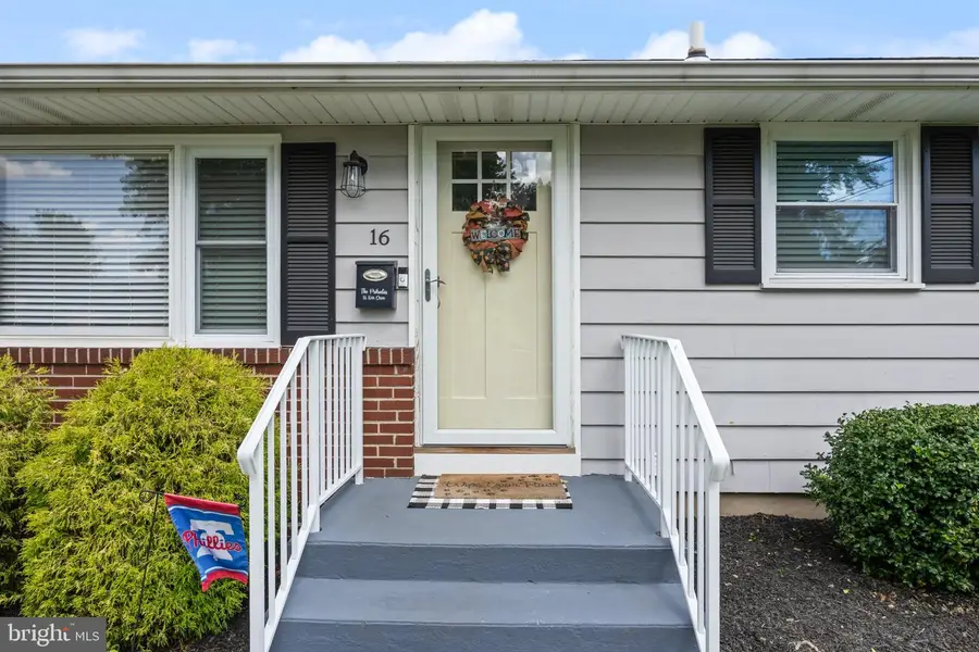 16 Kerr Dr, Hamilton, NJ 08610 - #3