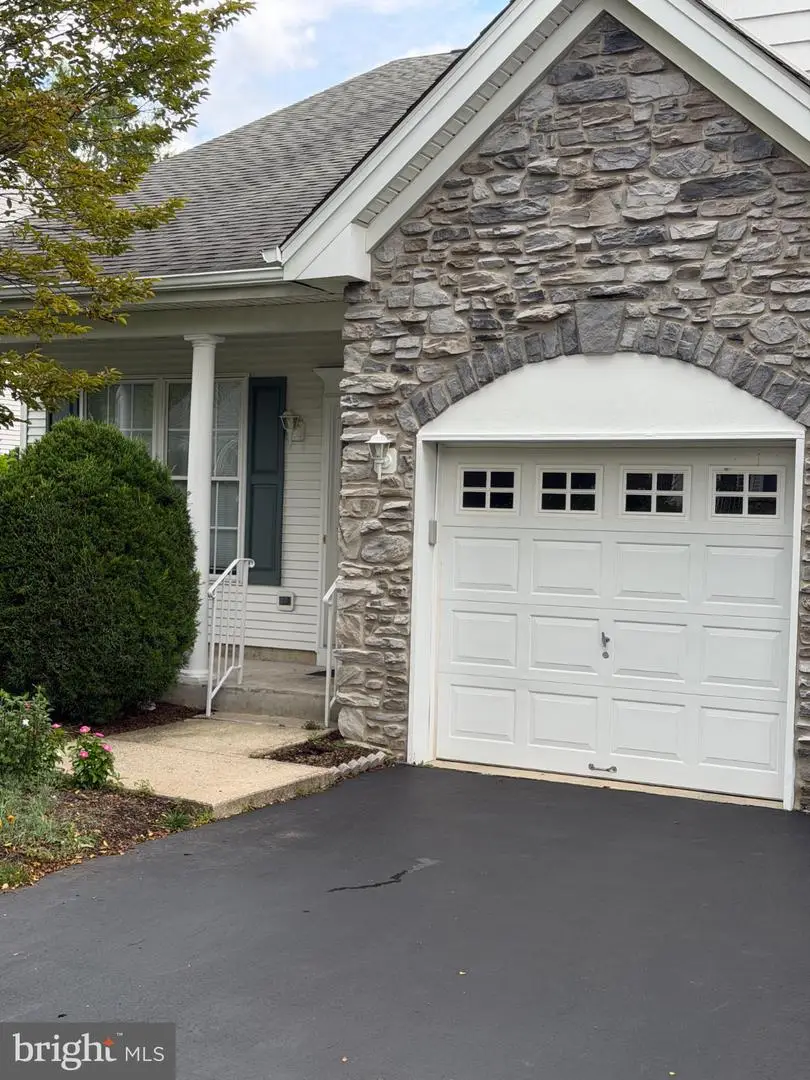 97 Meadowlark Dr, Hamilton, NJ 08690 - #1