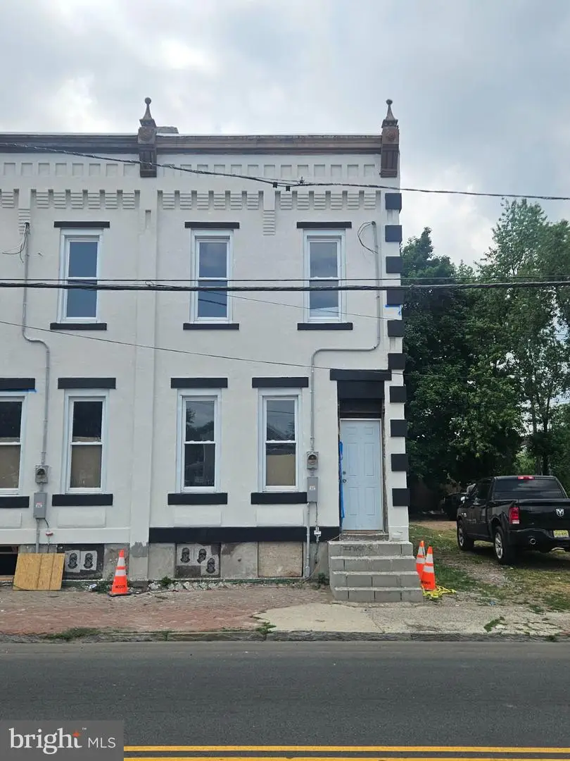111 Chambers St, Trenton, NJ 08609 - #1