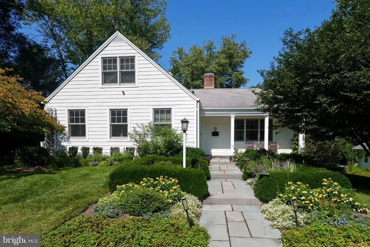 19 Maple Ln, Pennington, NJ 08534 - #1
