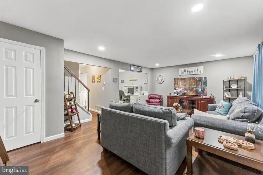 6 Devonshire Ct, Ewing, NJ 08628 - #2