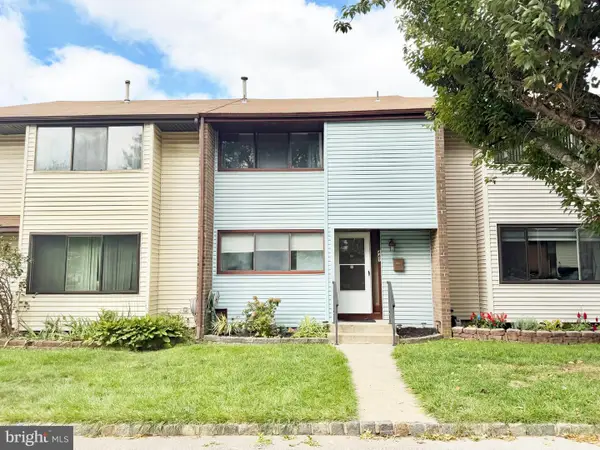 447 Livingston Dr, EAST WINDSOR TWP, NJ 08520