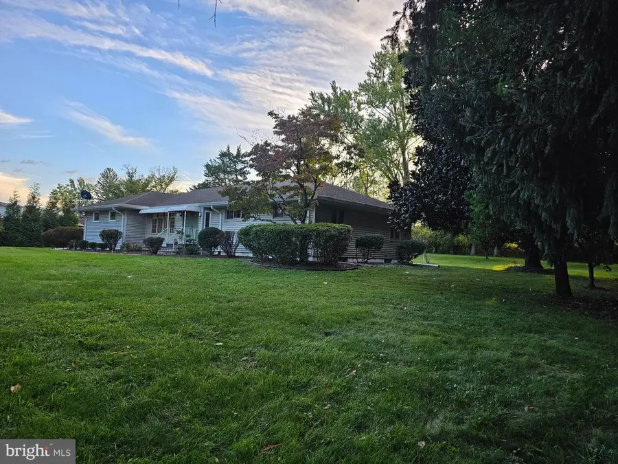 247 Robbinsville Edinburg Rd, Princeton Junction, NJ 08550 - #2