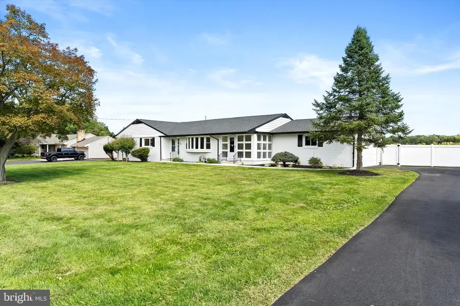 190 Robbins-edinburg Rd, Robbinsville, NJ 08691 - #2