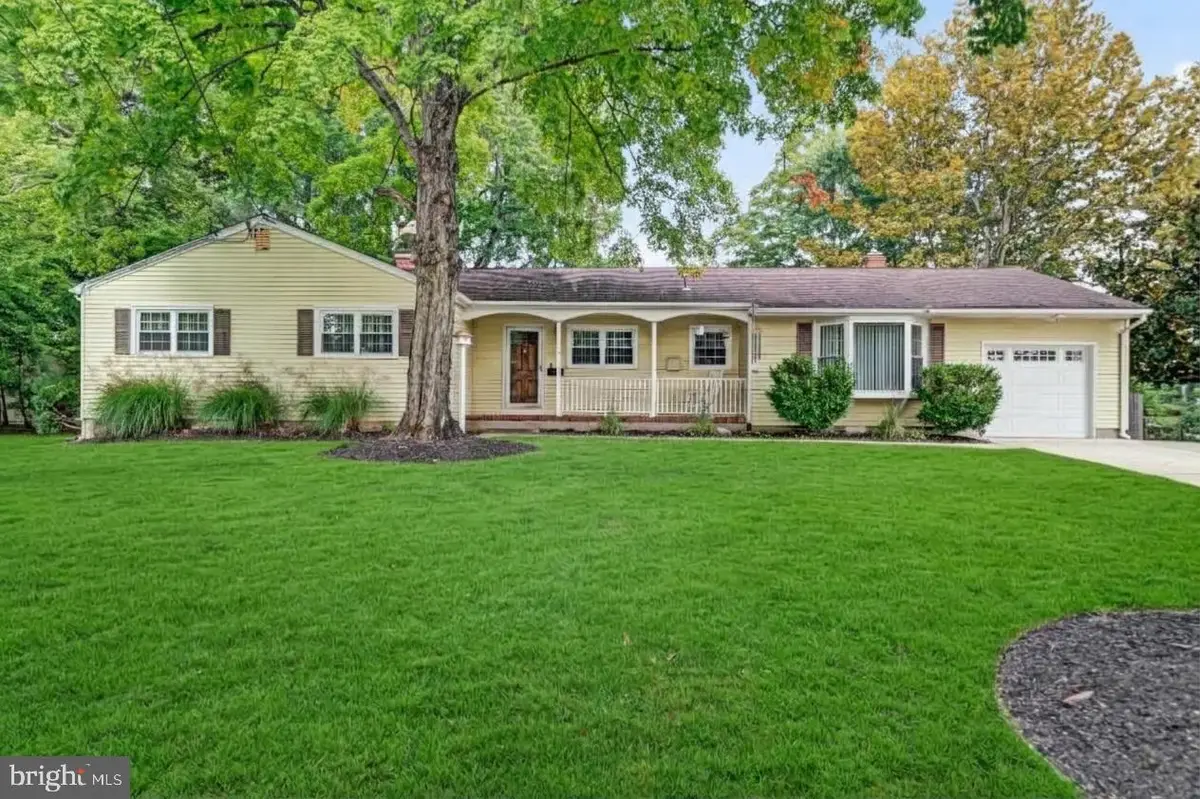 5 Royal Oak Rd, Lawrence, NJ 08648 - #1