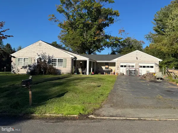 4 Fabrow Dr, TITUSVILLE, NJ 08560