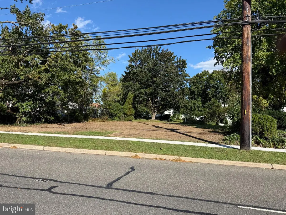 826 Hughes Dr, Hamilton, NJ 08690 - #1
