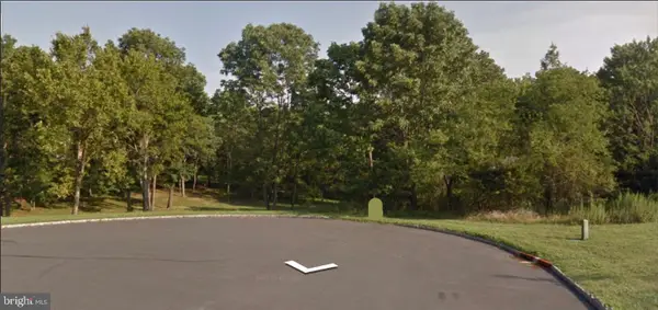 6 Roosevelt Ave, PENNINGTON, NJ 08534