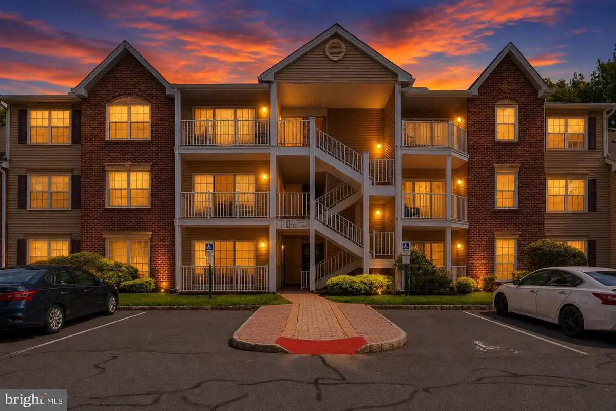 85 Cheverny Ct, Hamilton, NJ 08619 - #1