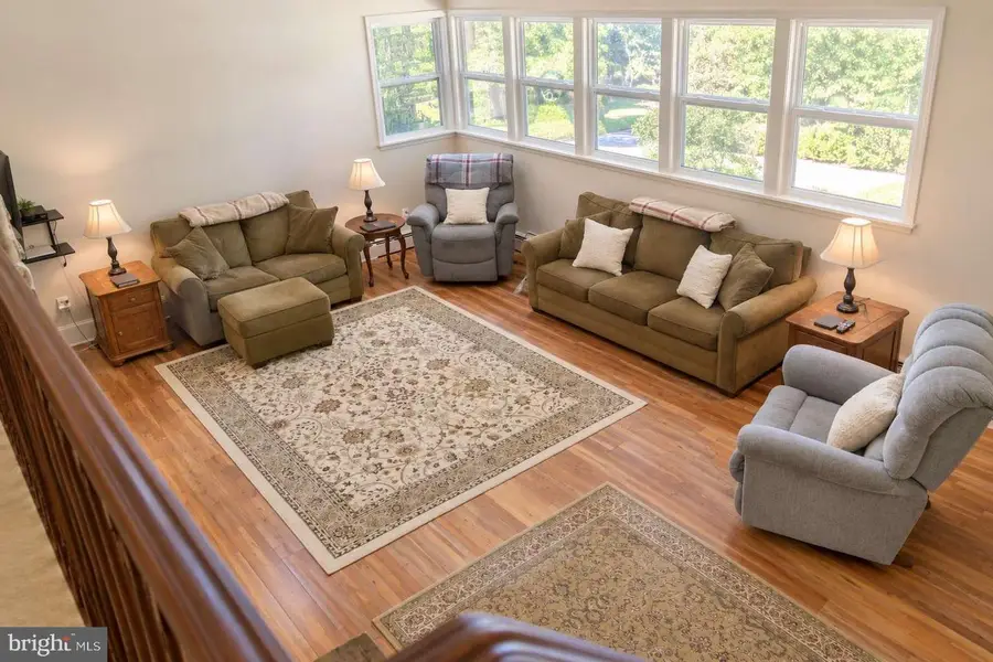 4 Forrest Central Dr, Titusville, NJ 08560 - #3