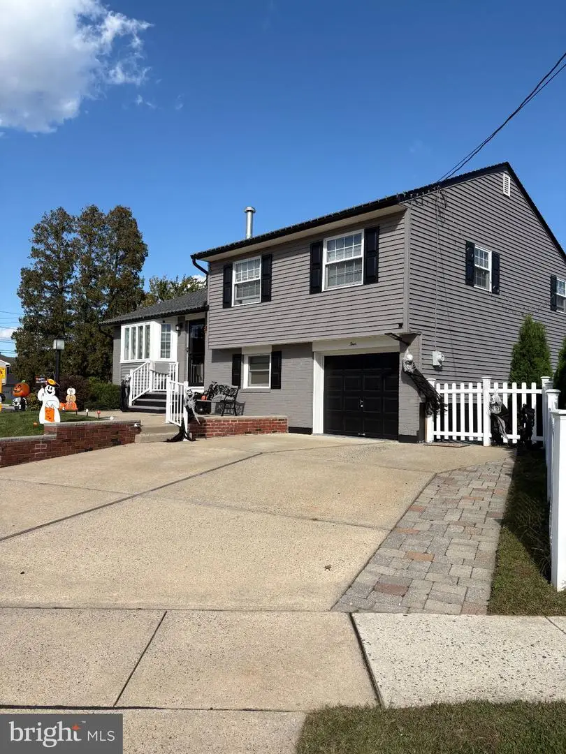 4 Bow Rd, Hamilton, NJ 08690 - #2