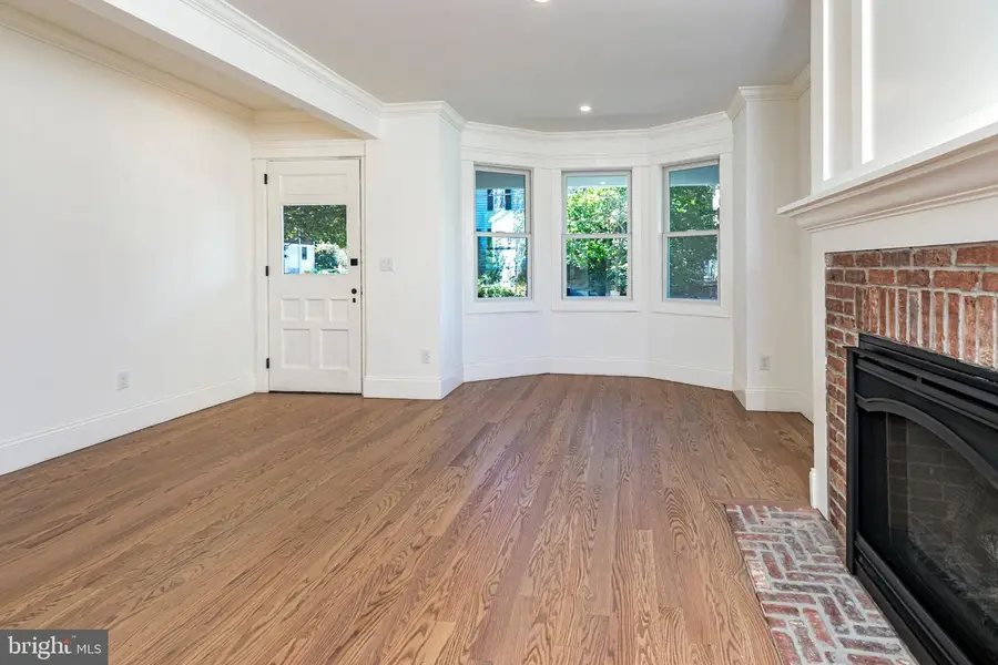 141 S Main St, Pennington, NJ 08534 - #2