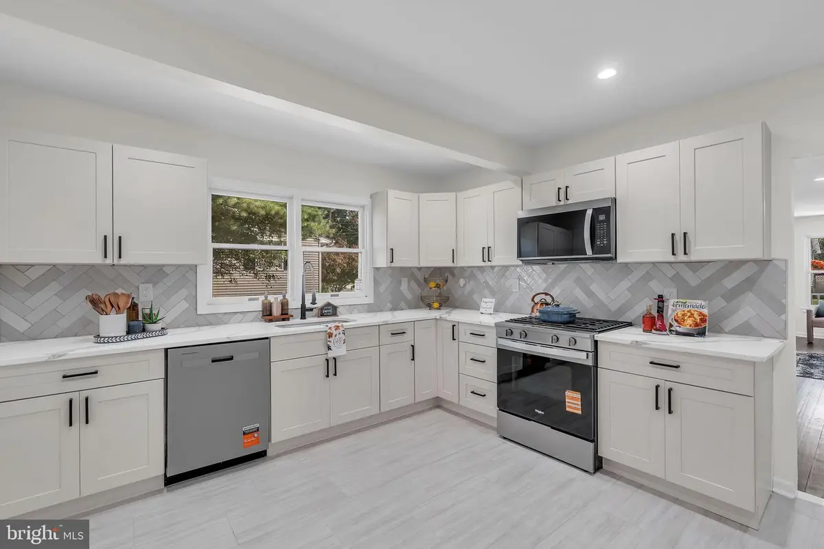 52 Betts Ave, Lawrenceville, NJ 08648 - #1