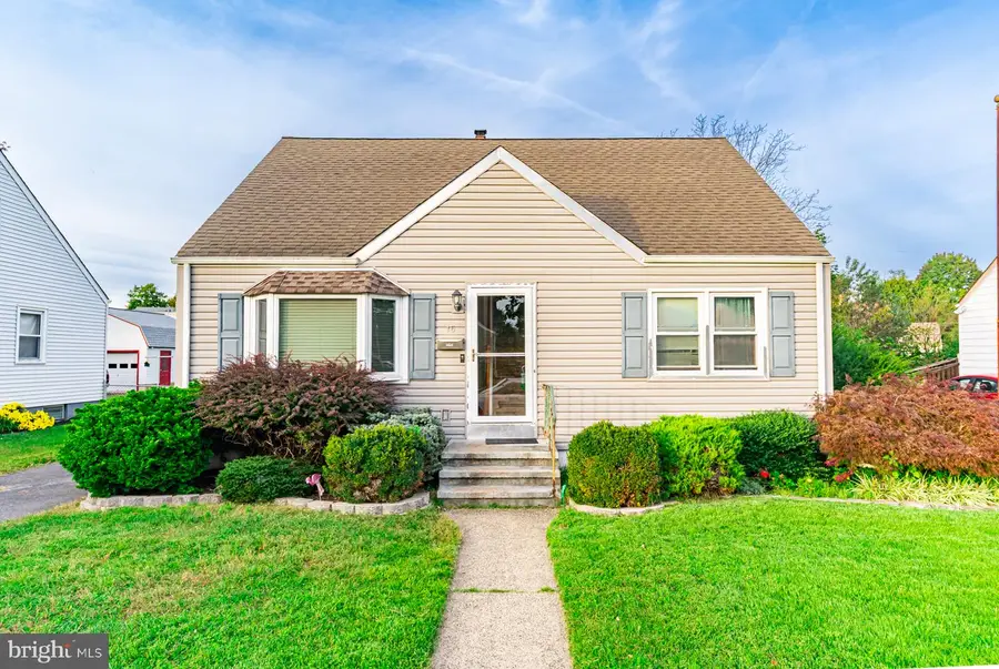 16 Dodge Dr, Trenton, NJ 08610 - #2