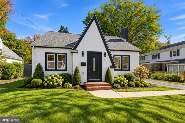 2 Pershing Ave, EWING, NJ 08618