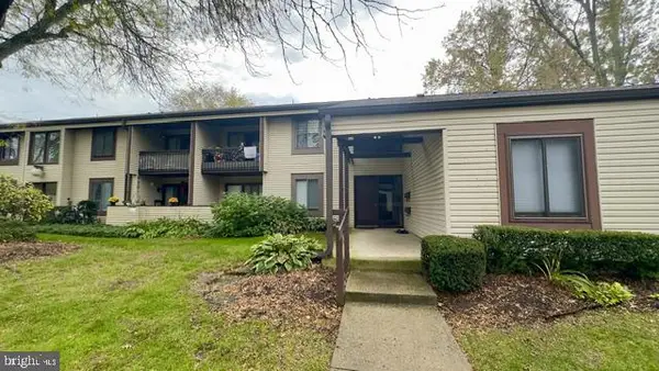 11-  Twin Rivers Dr N #m, HIGHTSTOWN, NJ 08520