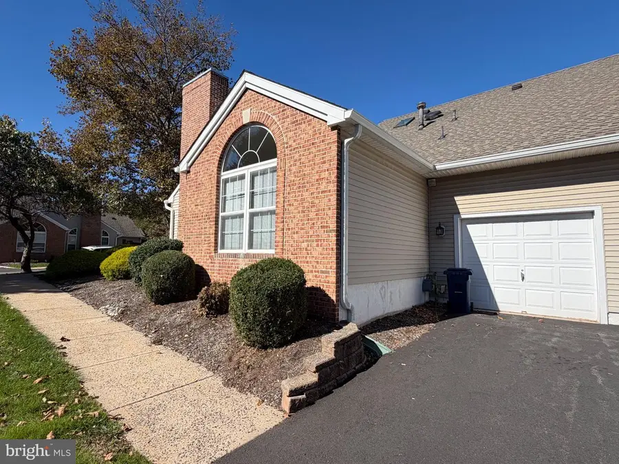 132 Woolsey Ct, Pennington, NJ 08534 - #2