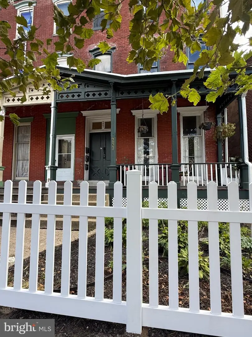 257 Hamilton Ave, Trenton, NJ 08609 - #1