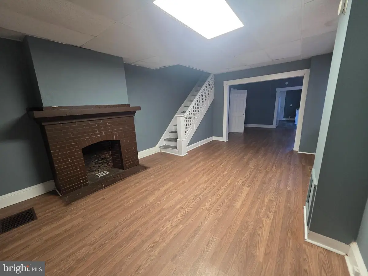 846 Stuyvesant Ave, Trenton, NJ 08618 - #1