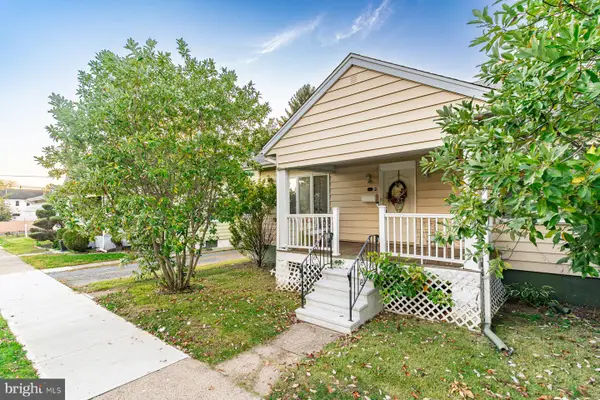 57 Maple Shade Ave, HAMILTON, NJ 08610