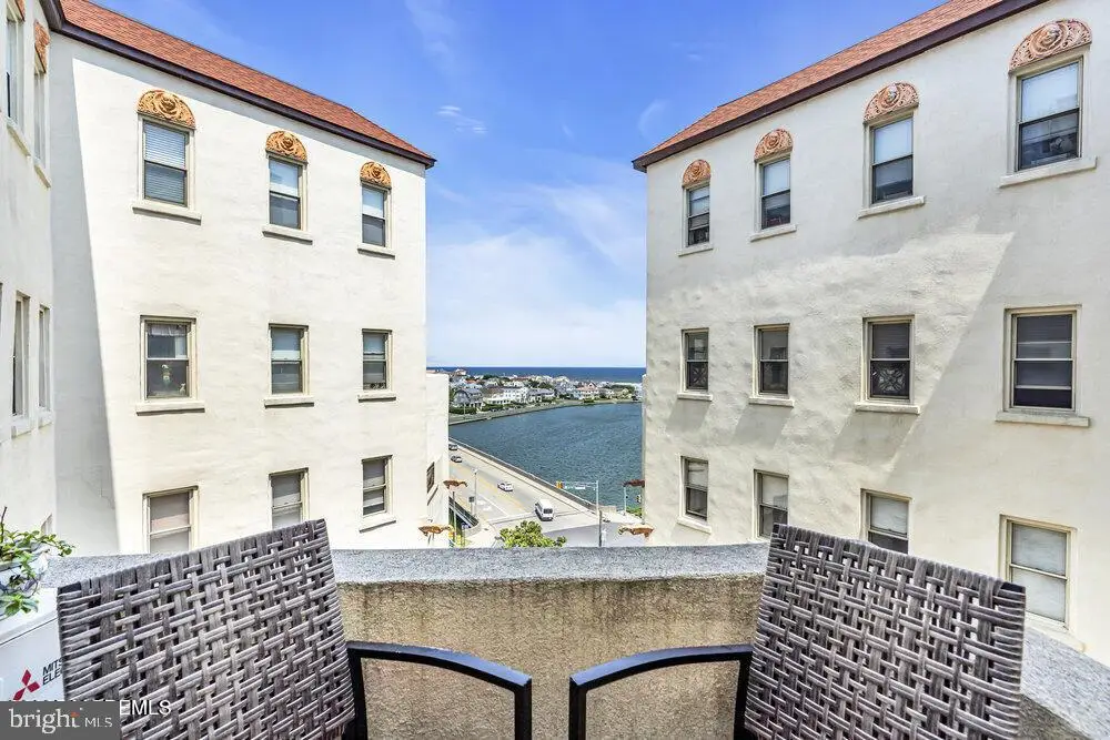 400 Deal Lake Dr #8f, Asbury Park, NJ 07712 - Image #1