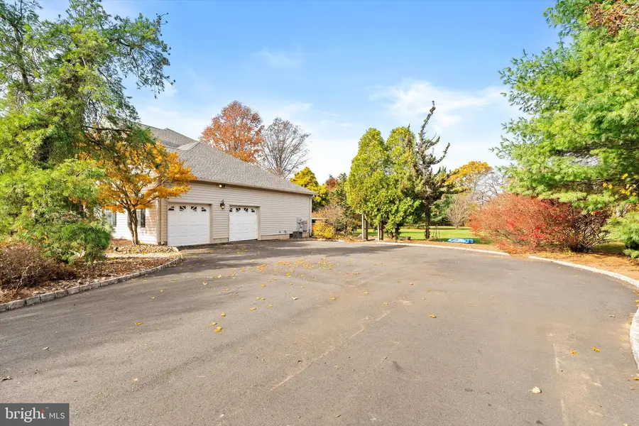 20 Yeger Dr, Allentown, NJ 08501 - Image #2