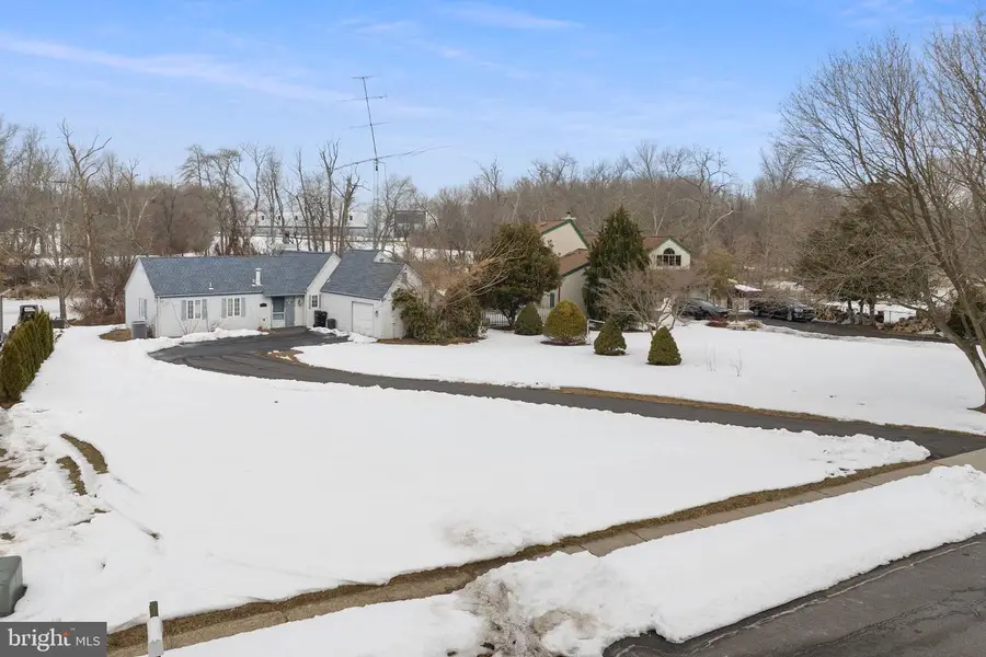 16 Greenfield Drive, Allentown, NJ 08501 - #3