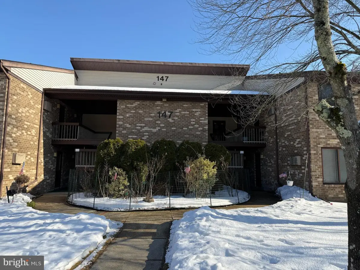 147 Amberly Drive #h, Manalapan, NJ 07726 - #1