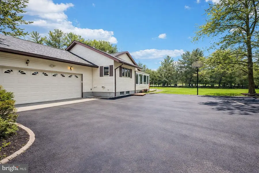 4 Cuomo Court, Millstone Township, NJ 08535 - #3