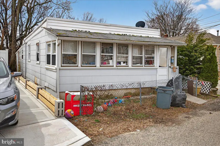 90 Washington Ave, Keansburg, NJ 07734 - #3