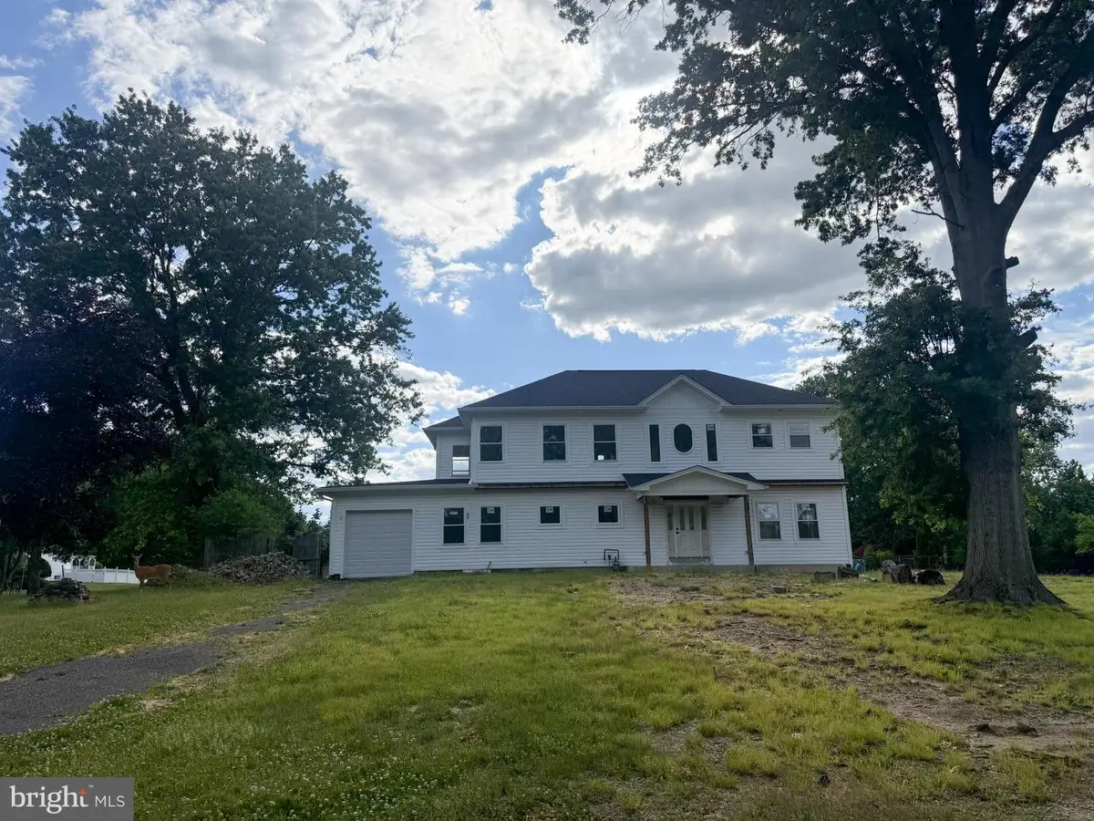 18 Hanover Drive, Manalapan, NJ 07726 - #1