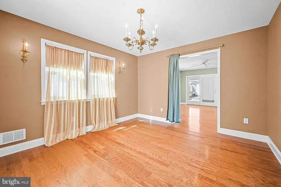 106 Chingarora Ave, Keyport, NJ 07735 - #3