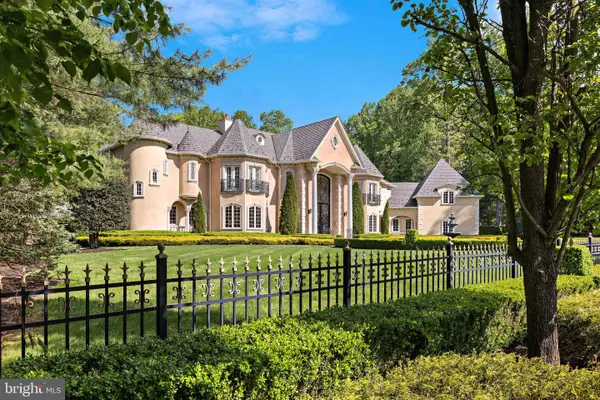 12 Raintree, HOLMDEL, NJ 07733