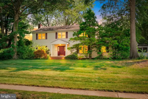 22 Woods Rd, FREEHOLD, NJ 07728