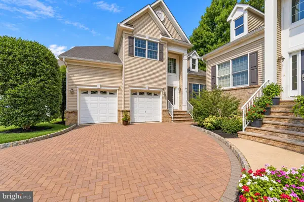 25 Brittany Ct, ATLANTIC HIGHLANDS, NJ 07716